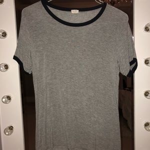 Gray tee